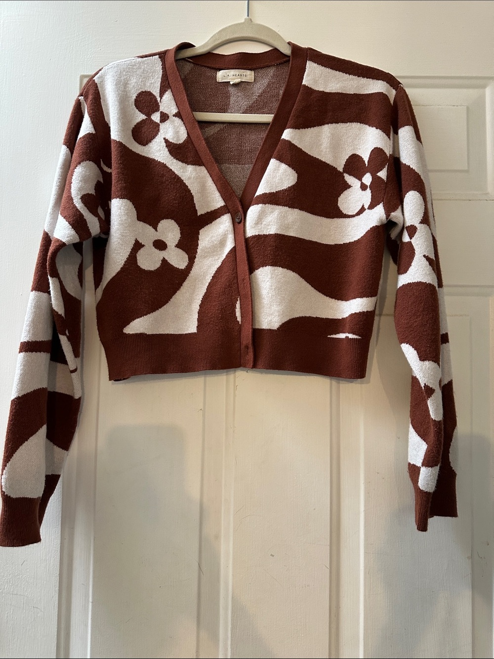 Must have LA Hearts incredibly cute Brown and White Floral Wave Cropped Cardigan
